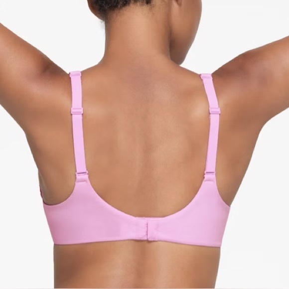 SKIMS Lace Bra in Cream - Picture 7 of 11